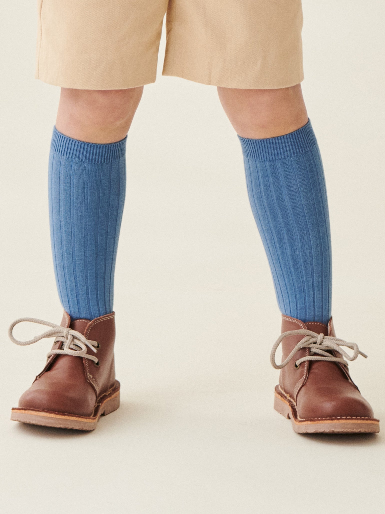 Socks with hot sale desert boots