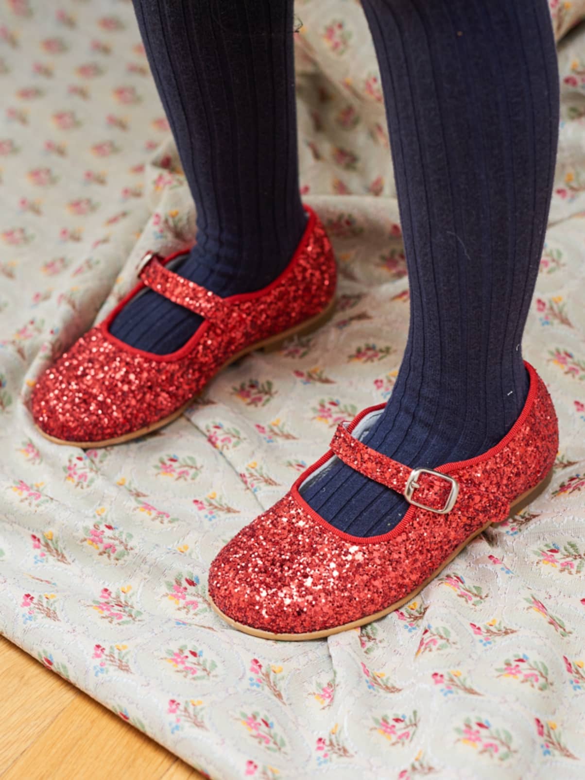 Kids red sparkly shoes online